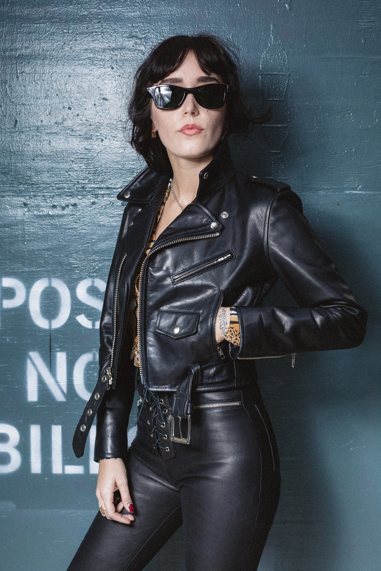 CROPPED BOWERY BLACK LEATHER JACKET (WOMENS) - Image 3