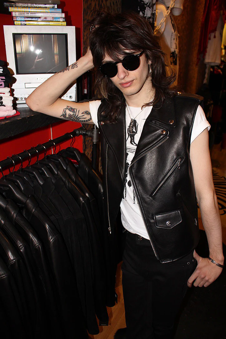 CROPPED BOWERY BLACK LEATHER VEST (MENS) - Image 4