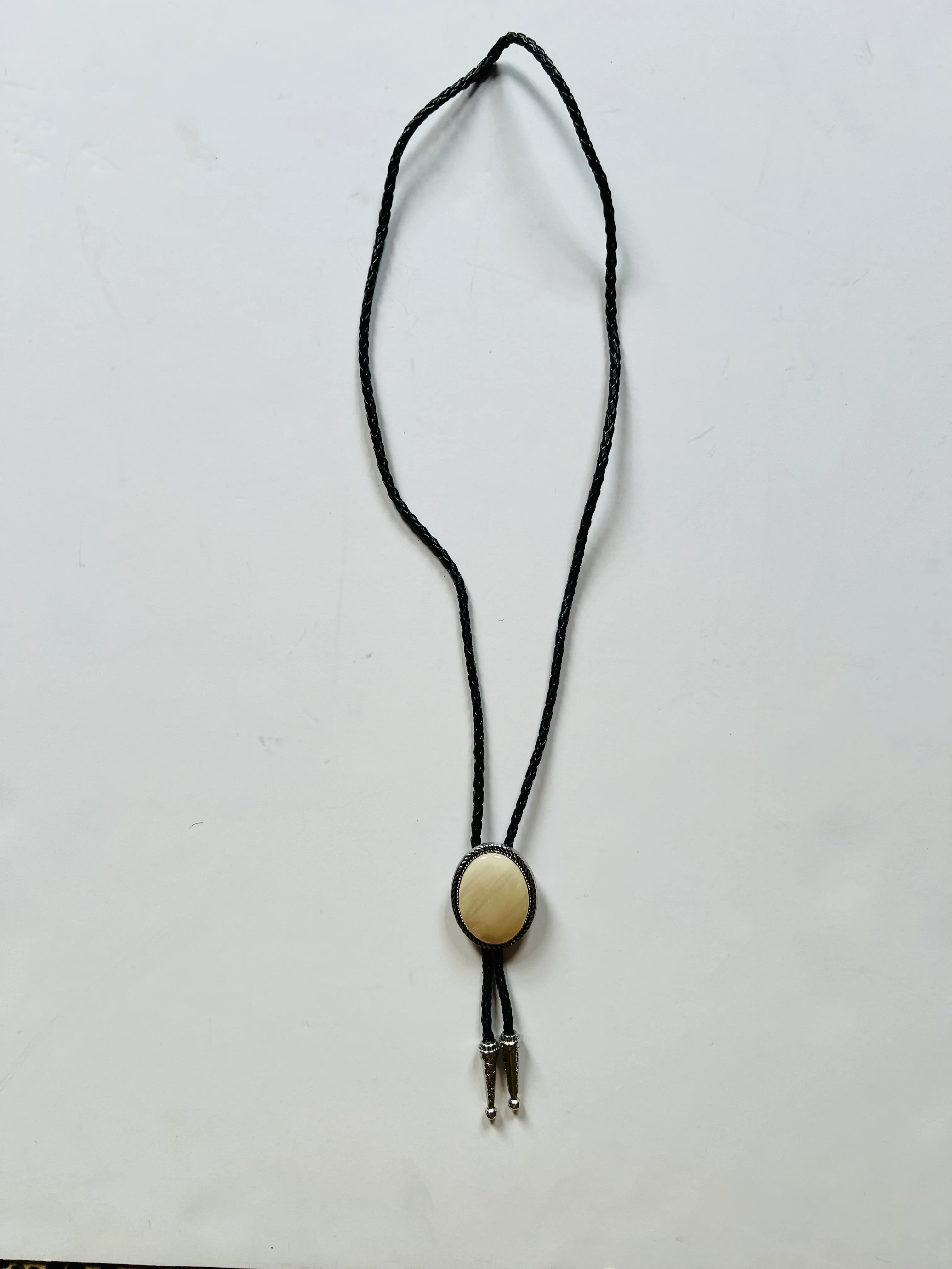 PEARL BOLA BOLO TIE - Image 2