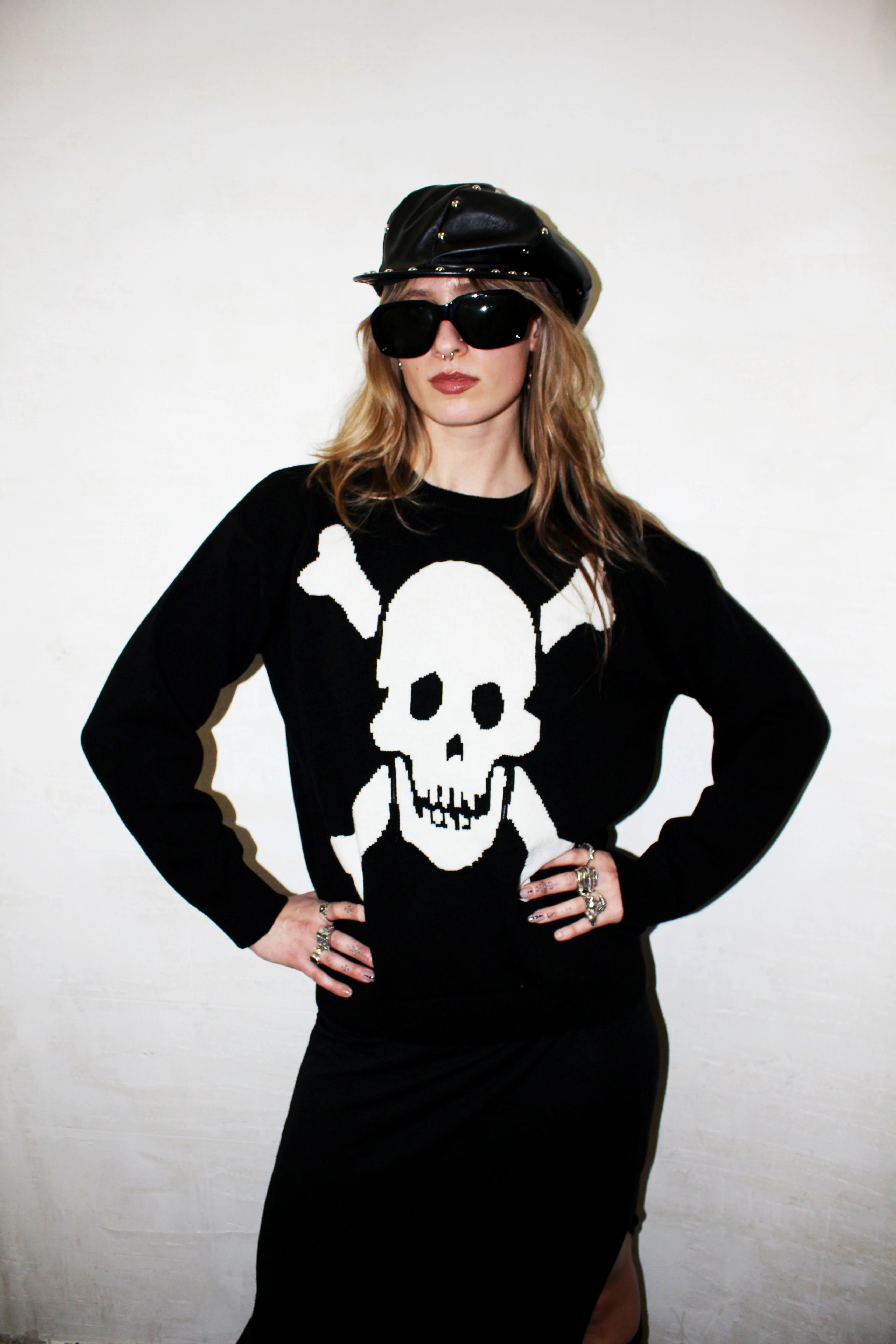 SKULL AND CROSSBONES SWEATER - Image 3