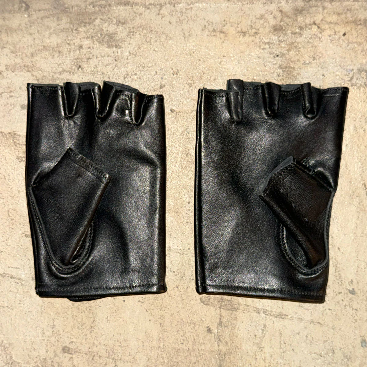 THE OUTSIDER Fingerless Black Leather Gloves (WOMENS) - Image 2